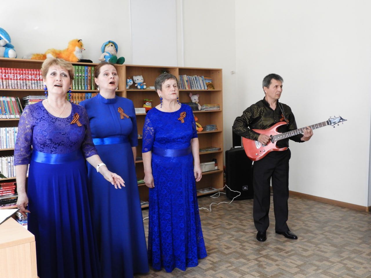 Карпинский коллектив «Алтын ай» провел концерт в память о казненном фашистами татарском поэте